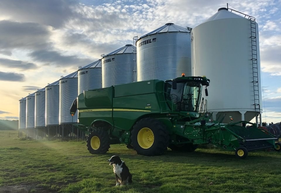 Green Drop silos for agricultural services